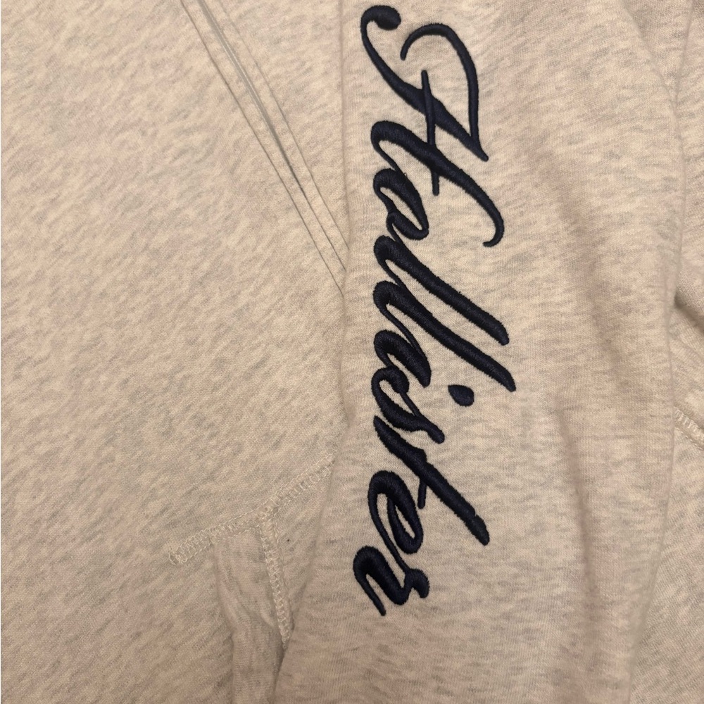Hollister Gray Woman’s Hoodie - Picture 5 of 6